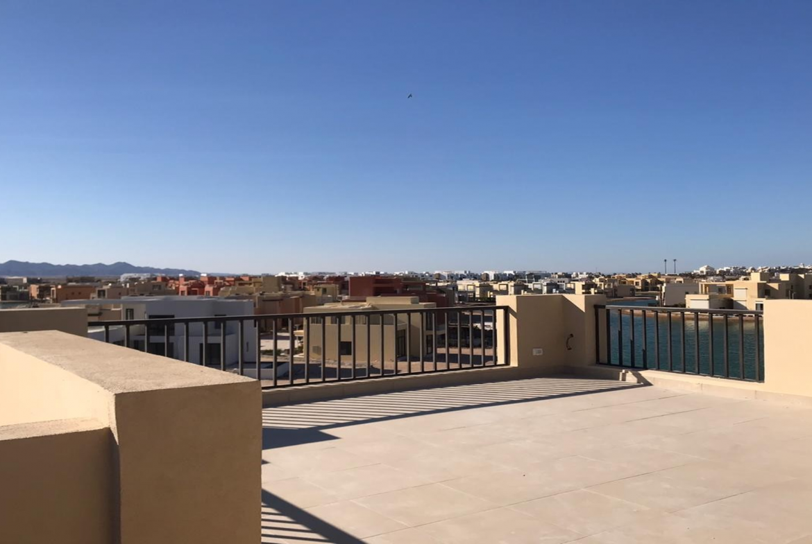 EL Gouna 2 Bedrooms Apartment for sale in tawila El Gouna with Private Roof