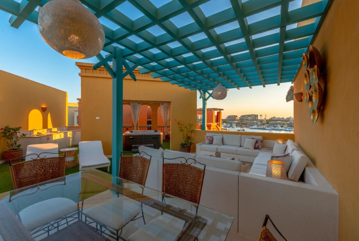 New Marina El Gouna 2 Bedrooms Penthouse For Sale in El Gouna Marina with Roof and Jacuzzi
