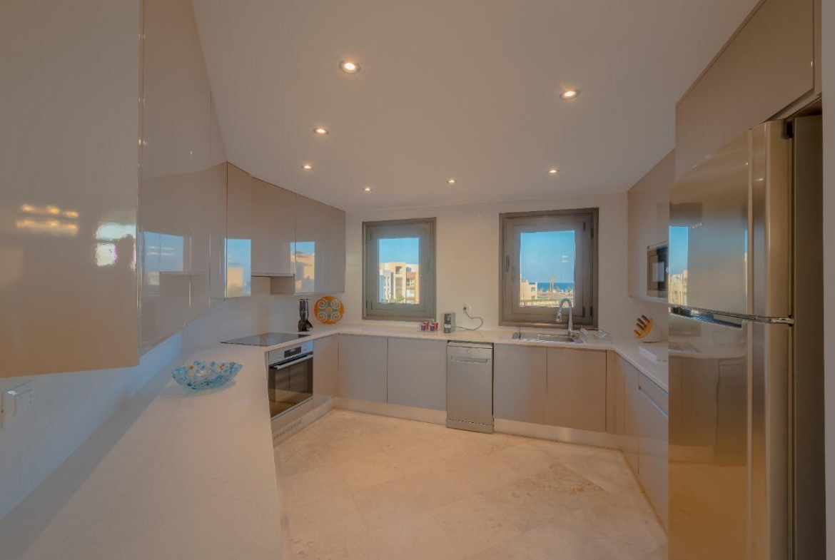 New Marina El Gouna 2 Bedrooms Penthouse For Sale in El Gouna Marina with Roof and Jacuzzi