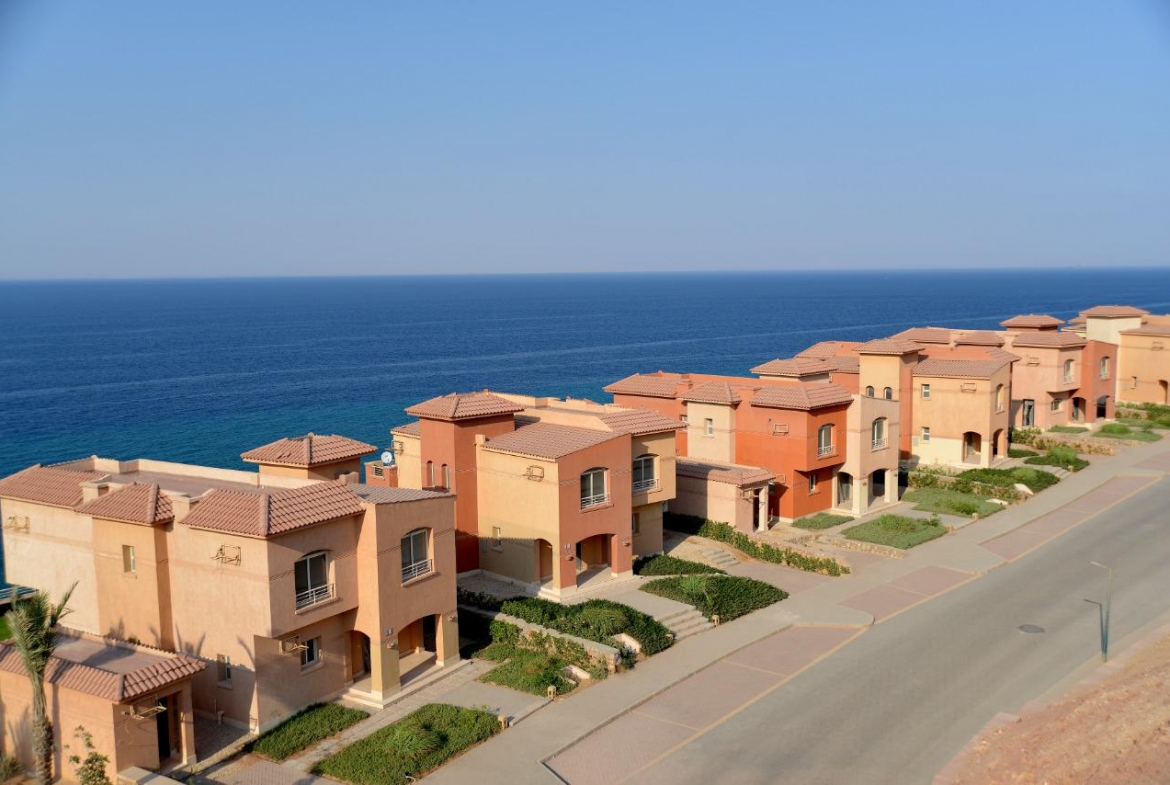 3 bedroom Chalet Sea View in Telal el Sokhna For Sale