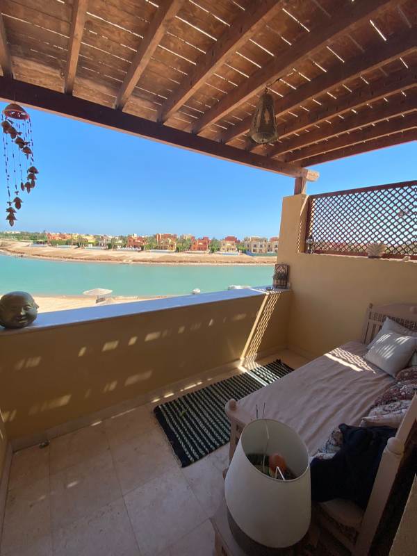 Studio for sale in Gouna,The residential real estate in ElGouna varies between a villa, an apartment, a twin house, and a duplex apartment, all of which are names of properties for residential purposes, but they differ only in their internal divisions, everything is in one place.