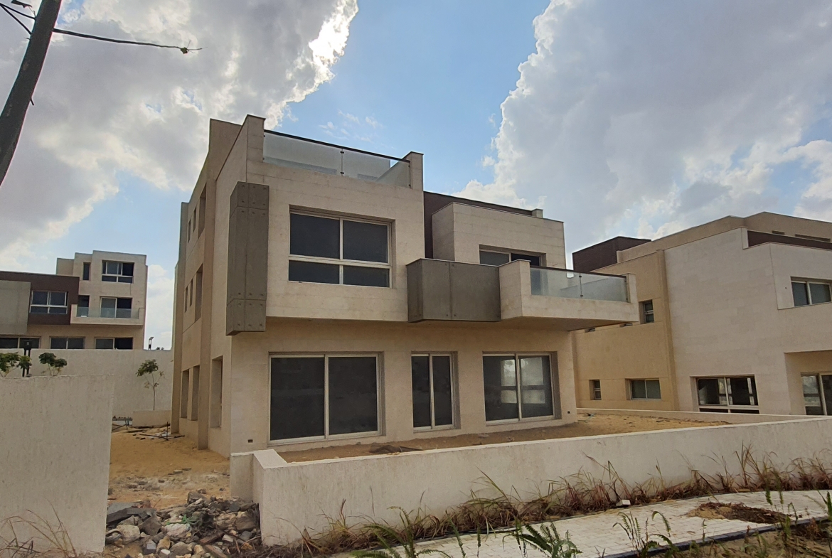 Standalone in Soleya  By inertia, West Cairo