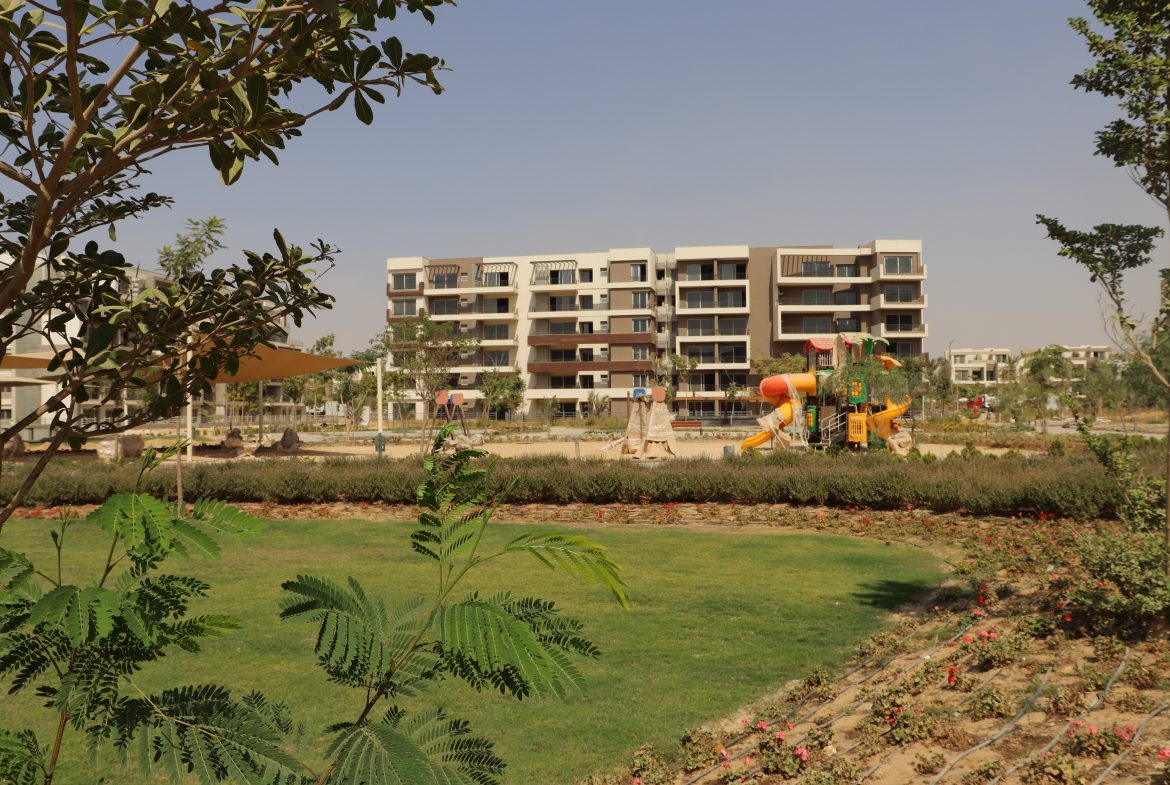 For Sale Apartment with Garden in Palm Hills New Cairo