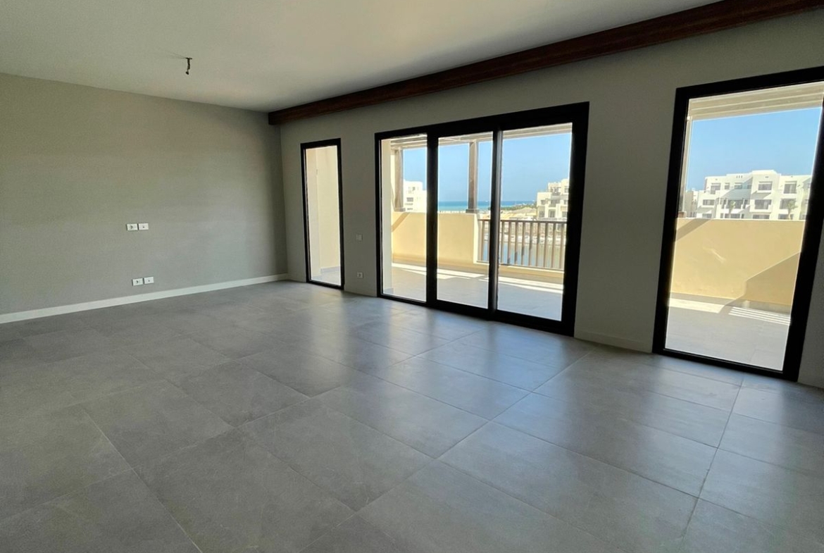 Four Bedrooms Apartment For Sale in Fanadir Marina El Gouna