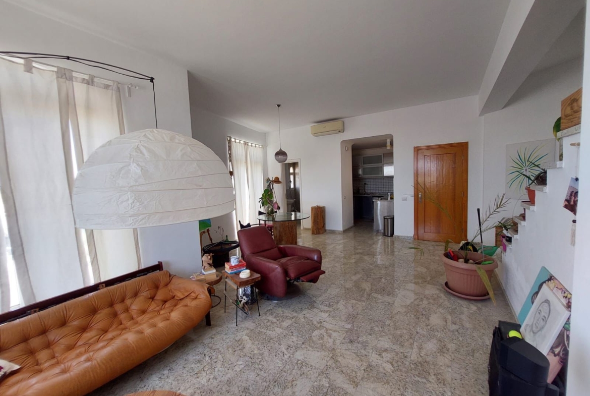 For Sale: Stunning Penthouse with Panoramic Views of Soma Bay Marina