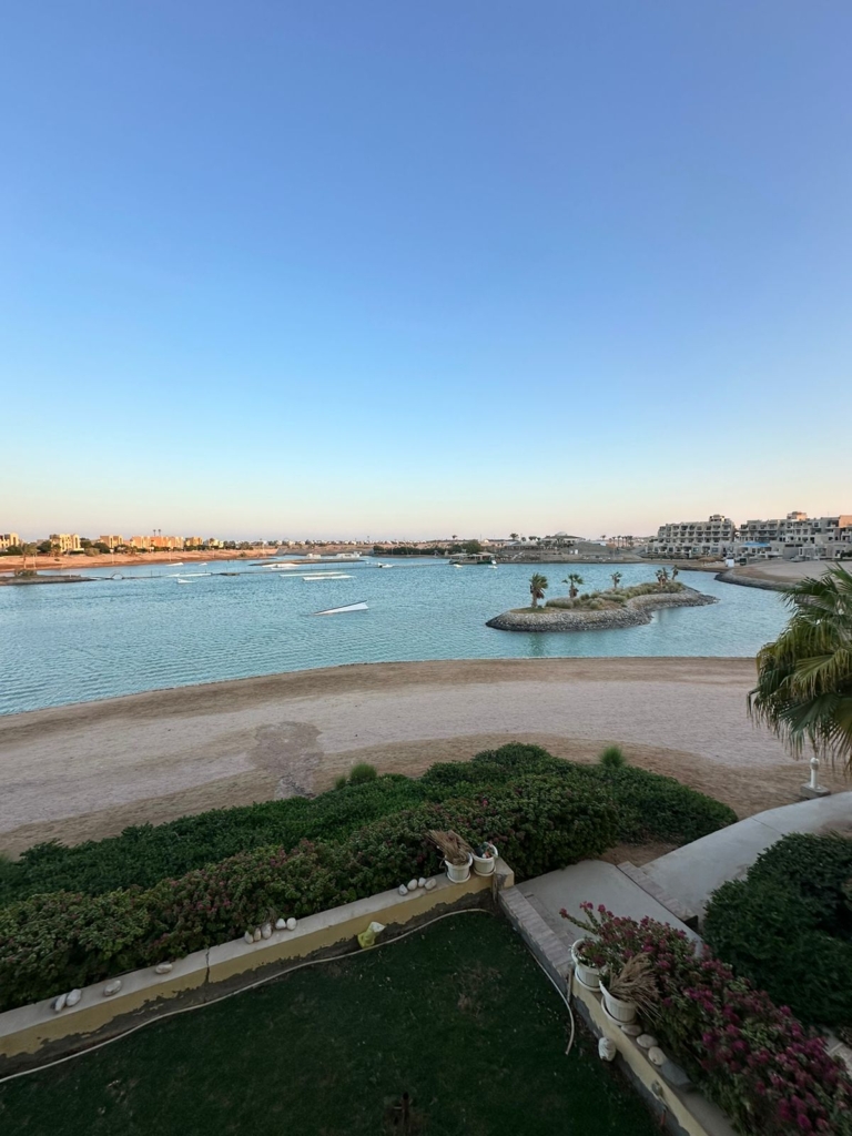 Luxurious 1-Bedroom First-Floor Apartment in Wa..., El Gouna