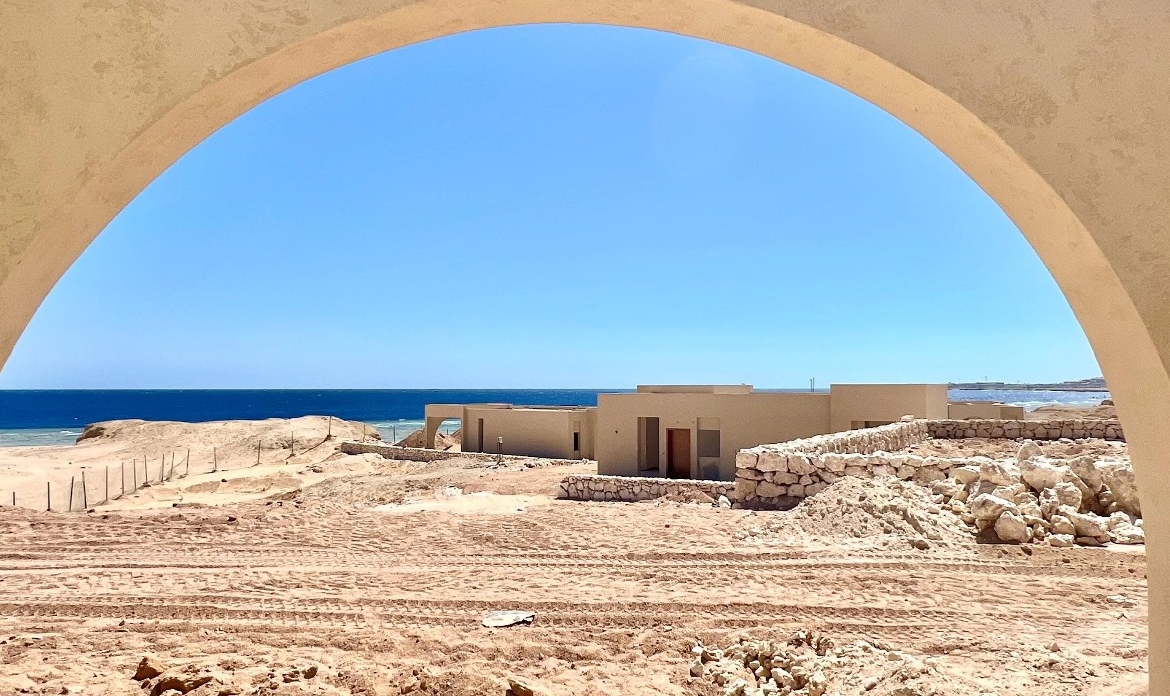 For Sale: 3-Bedroom Standalone Chalet | Sea View | Fully Finished with ACs & Water Heaters | 124 sqm BUA | 427 sqm Land | Delivery December 2025 | EGP 28,560,000 (with installments)