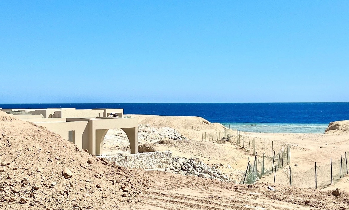 For Sale: 3-Bedroom Standalone Chalet | Sea View | Fully Finished with ACs & Water Heaters | 124 sqm BUA | 427 sqm Land | Delivery December 2025 | EGP 28,560,000 (with installments)