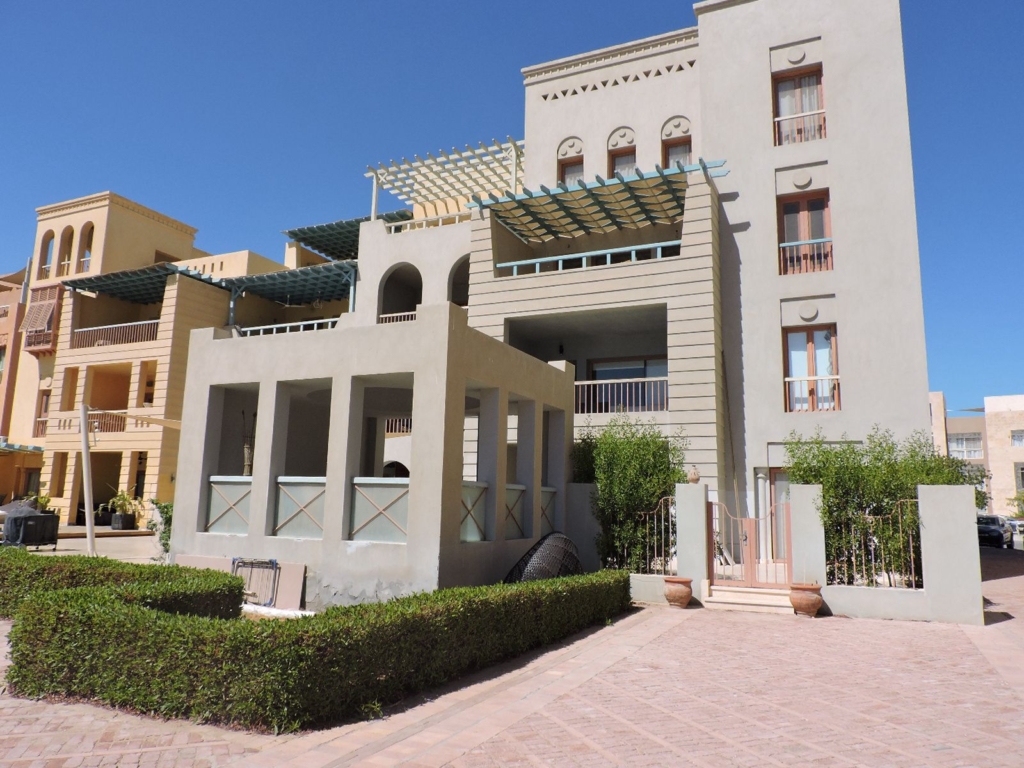 Luxurious 2-Bedroom Ground-Floor Unit with Larg..., El Gouna
