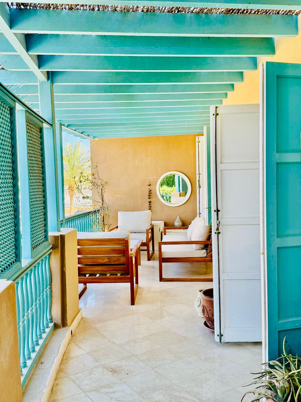 Shaded balcony Abu Tig Marina penthouse El Gouna | Überdachter Balkon Penthouse El Gouna