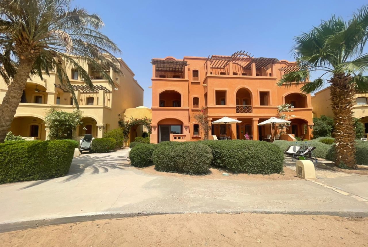 Ground floor apartment West Golf El Gouna lagoon view private terrace