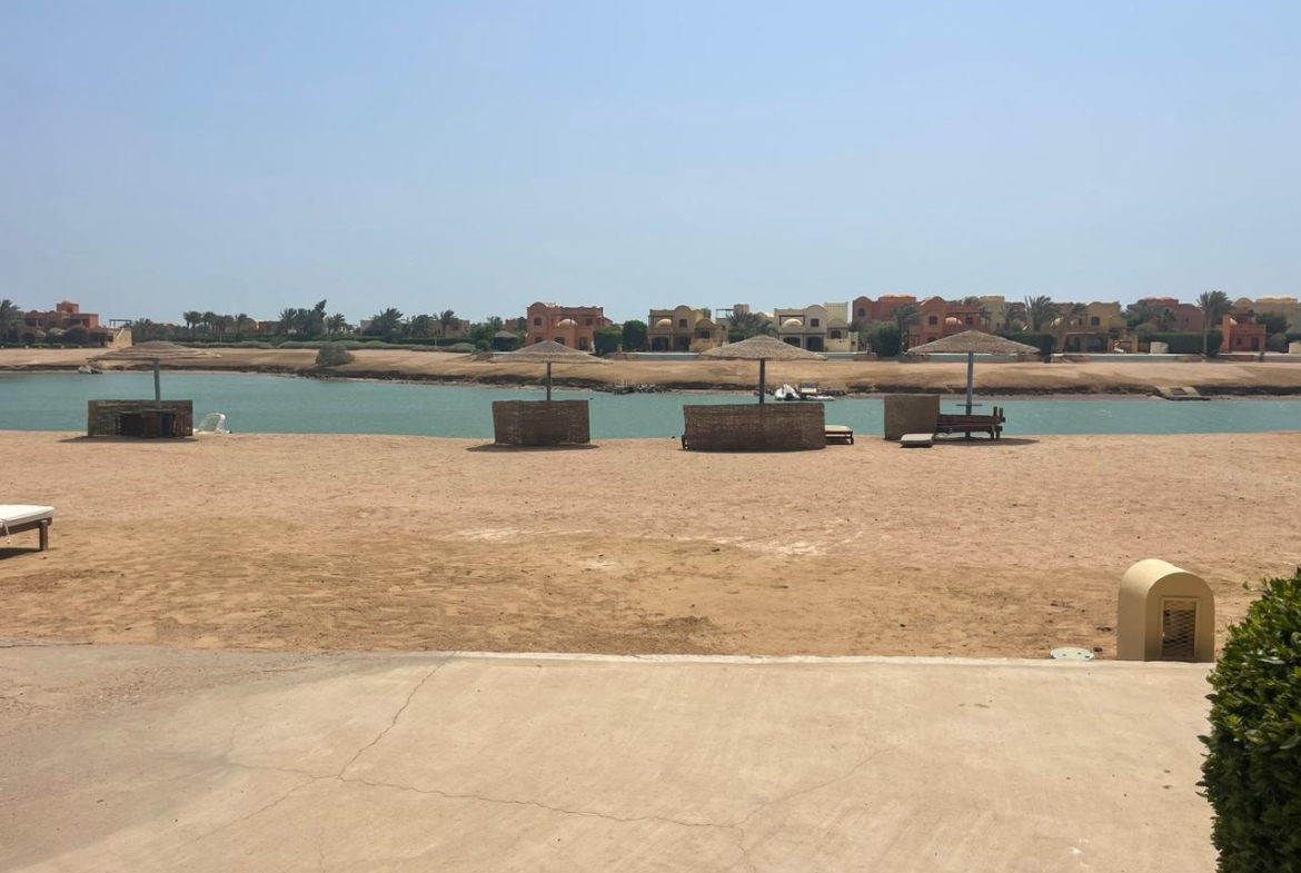 Ground floor apartment West Golf El Gouna lagoon view private terrace