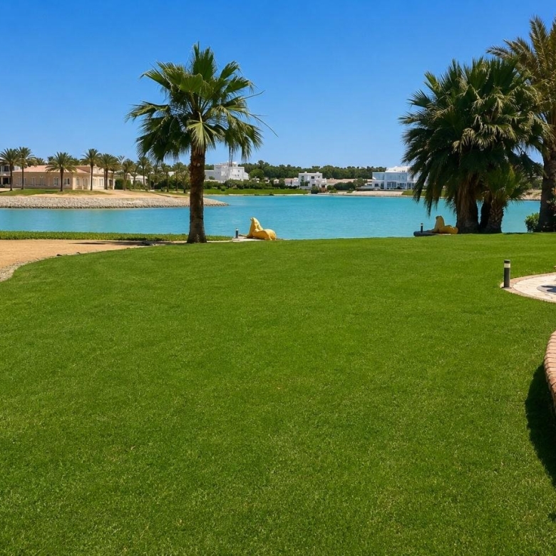 Lagoon-front villa El Gouna with private jetty, rooftop terrace and panoramic sea views
