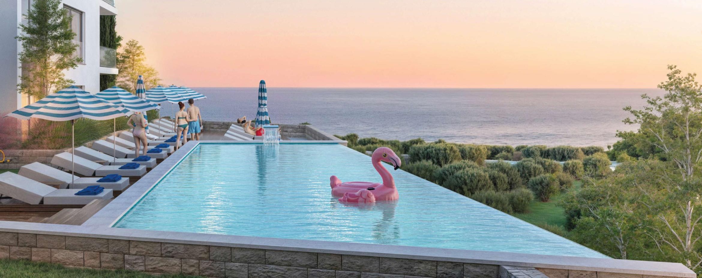 Swimming pool at Bellevue Residence